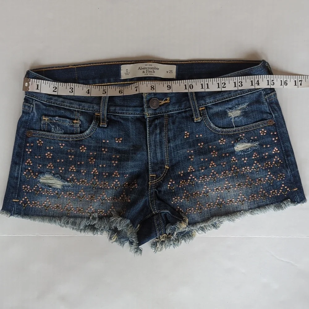 Abercrombie & Fitch Distressed Embellished Frayed Shortie Jean Shorts 0 ( W25) - Picture 14 of 16